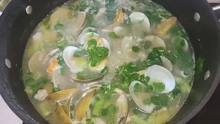 Atlantic surf clam soup with moringa leaves | Momshie Bhing Kitchen