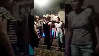 Девахи задолбали КРЫСУ ЮРГИ ..респект девкам💪👌👍