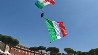 Un lancio della Sez. Paracadutismo Sportivo del Tuscania in memoria della battaglia di Eluet el Asel