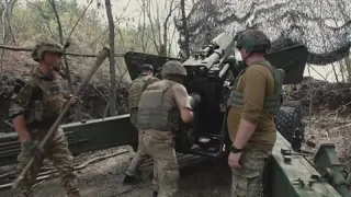 L'artiglieria Ucraina bombarda le posizioni russe vicino a Donetsk