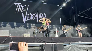 4Ever - The Veronicas - When We Were Young Festival Day 1