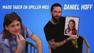 Mads Tager En Spiller (Worms Battlegrounds) Med Daniel Hoff