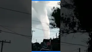 Tornado no Rio Grande do Sul: vídeo flagra tromba d'água em Palmares do Sul - Veja o #Shorts