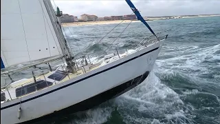 "SPECTACULAIRES ET GIGANTESQUES VAGUES" A LA SORTIE "DU PORT DE CAPBRETON AVEC SON FAMEUX GOUF MARIN