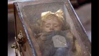 Does World's Most Beautiful Mummy "Sleeping Beauty" Blink Her Eyes?