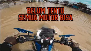 WR155 NEKAT TERJANG BANJIR 1 METER