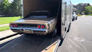 1968 Dodge Charger delivery - Gold Digger