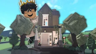 BUILDING A BLOXBURG HILLSIDE HOUSE BUT ITS A 3x3