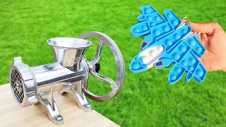 Experiment Meat Grinder VS Pop it Rubber Fighter