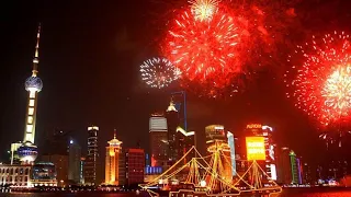 Shanghai celebrates 2020 with drone light show and fireworks