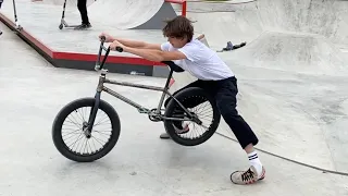 ЧУТЬ НЕ СЛОМАЛ НОГУ ВО ВРЕМЯ ЛЮТОЙ ГАСКИ НА BMX!!!