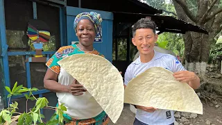 I tried to make Garifuna Tortillas (Casabe de Yuca) in Honduras 🇭🇳