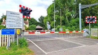 Request Crossing! Appleford Level Crossing, Oxfordshire