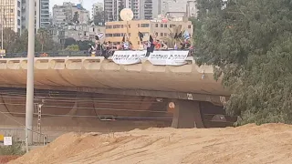 Anti-Netanyahu Protests Take Place in 170 Junctions Across Israel-The Black Flags Protest (Tel Aviv)