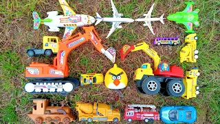 Mencari mainan anak laki-laki, mobil-mobilan,truk pasir,beko,mobil balap,angry bird,pesawat,kereta