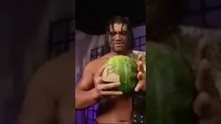 The Great Khali crushes a watermelon with his bare hands 😲💪🏼