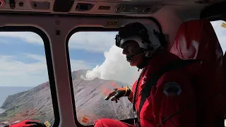 Vista aérea de la erupción del volcán Whakaari