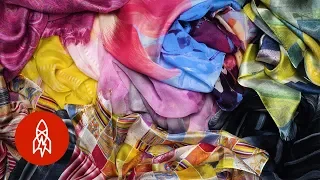The Japanese Art of Silk Marbling Used by Hermès
