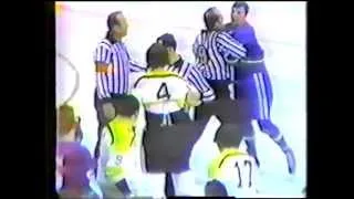 Rosaire Paiement (VAN) vs Bobby Orr (BOS)