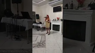 Певица на свадьбе поет песню Velira Доченька