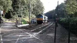 Class66 with Train go in the Emergency Brake!!!! Listen to the brake sound Psss....