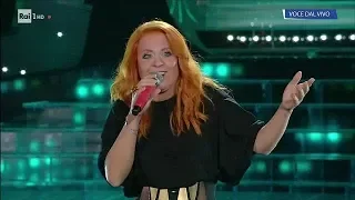 Roberta Bonanno è Noemi: "Vuoto a perdere" - Tale e Quale Show 28/09/2018