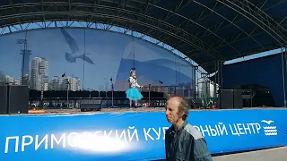 Танцует Девочка весну,  муз и сл  А. Петряшевой