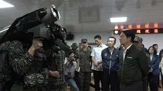 Taïwan : le nouveau président Lai Ching-te inspecte les troupes | AFP Images