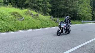 BMW s1000xr ('21) on mountain passes in Austria & Italy