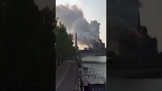 ГОРИТ СОБОР ПАРИЖСКОЙ БОГОМАТЕРИ Notre Dame de Paris on fire 15.04.2019