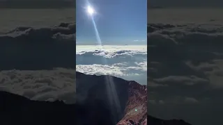 Titik Ter-tinggi Gunung Api di Indonesia | Puncak Indrapura Gunung Kerinci