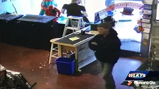 Thief caught on camera stealing pricey guitar from Highlands store