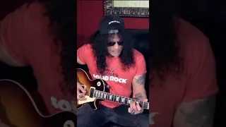 SLASH EXPLAINS HOW TO PLAY "WELCOME TO THE JUNGLE"