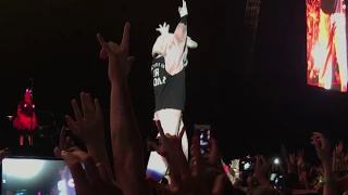 Green Day - Intro (Blitzkrieg Bop bunny dancing) - live at Arena Anhembi, São Paulo, Brasil 03.11.17