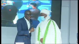 Babajide Sanwo-Olu Visibly Embarrassed as Sultan of Sokoto Snubs His Handshake While Shaking Others