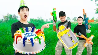 Battle Nerf War: Blue Police's Birthday Contest Nerf Guns BIRTHDAY CAKE BATTLE