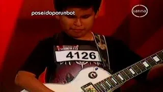 PERU TIENE TALENTO: Niño Ciego Toca la Guitarra Electrica 29/09/12