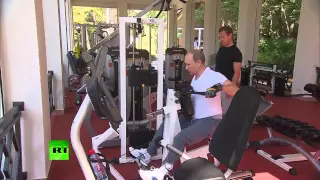 Владимир Путин и Дмитрий Медведев провели тренировку под саундтрек к фильму "Рокки"