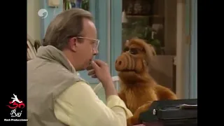 Alf piensa revelar su existencia al mundo