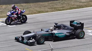 Mercedes Formula 1, Льюис Хэмилтон  против Супербайка YAMAHA R1M