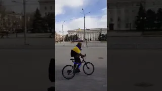 Мешканці Херсона знову вийшли на мирний мітинг