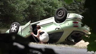 UNTERLASSENE HILFELEISTUNG: Neun von zehn Menschen fahren an diesem Horror-Unfall vorbei