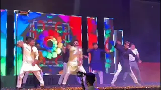 GROOM Friends fire on stage ❤️‍🔥❤️‍🔥❤️‍🔥| Sanu KEHNDI | Sangeet dance 🕺