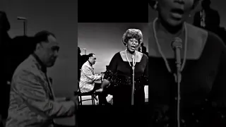 It Don't Mean A Thing – Ella Fitzgerald and Duke Ellington live 1965