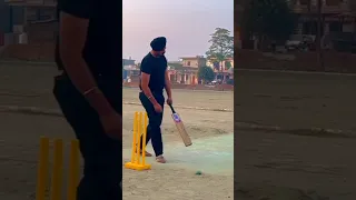 TERE FAVOURITE PINK PINK BALIYE SIDHU MOOSEWALA PLAYING MY FAVOURITE CRICKET 🏏🏏🥰#sidhu #lovesidhu