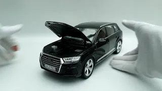 Audi Q7 orcablack Minichamps 1/18