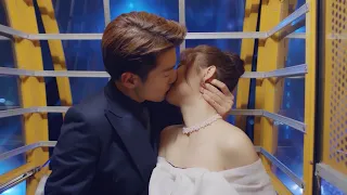 The CEO hugged his neck and kissed Cinderella's lips, and the romantic confession was super sweet!
