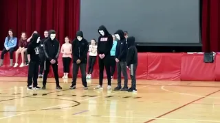 Kids fortnite dancing in front of school