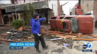 Tornadoes tear through Midwest, leveling towns