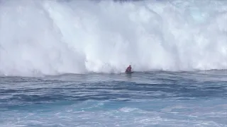 Body Boarder Vs JAWS Wave | Pe'ahi Maui Hawaii Big wave Surfing | Body Board Drops in on 20ft Wave